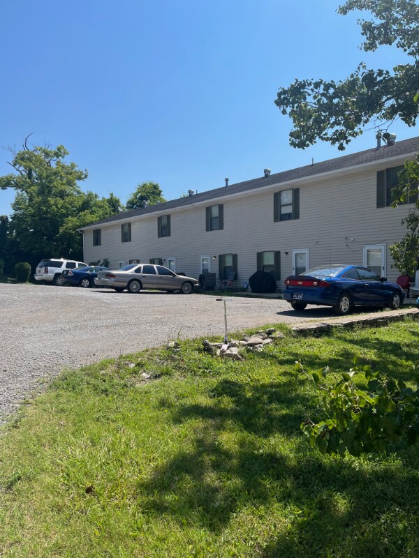 378 River St unit 6, Hartsville, TN 37074 - photo 2