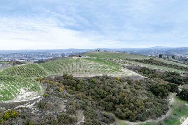 Paso Robles is surrounded by breathtaking scnenaries.