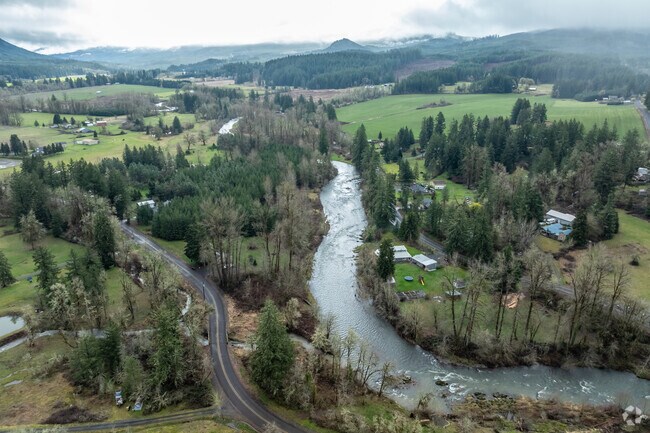 The Calapooia River runs through the neighborhood of Holley.