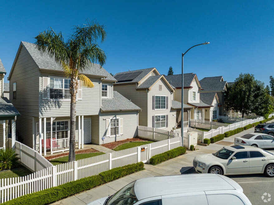 DowntownBakersfield_504289_LM_081125_Final