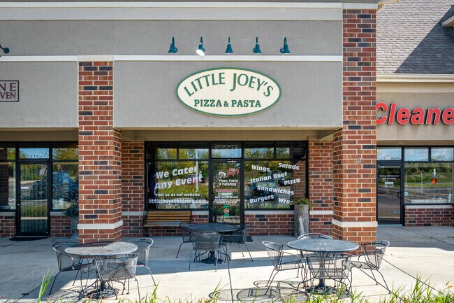 Little Joey’s Pizza and Pasta in East Hawthorn Woods is a local favorite.