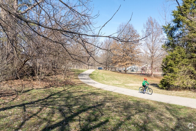 SoMax residents visit Southeast Park via Renwick Trail and E. Moores Pike.