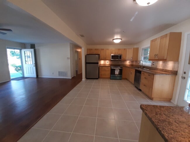 2955 Fantasy Ln, Decatur, GA 30033 - photo 7