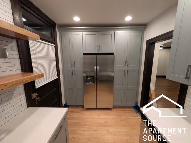 2626 W Devon Ave unit 201, Chicago, IL 60659 - photo 3