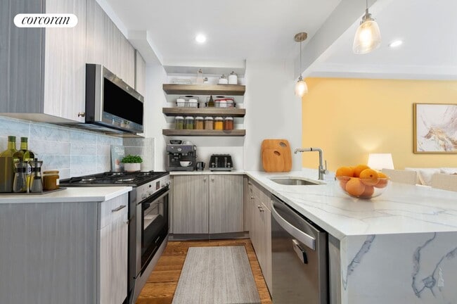 23-33-33 31st Rd, Queens, NY 11106 - photo 2