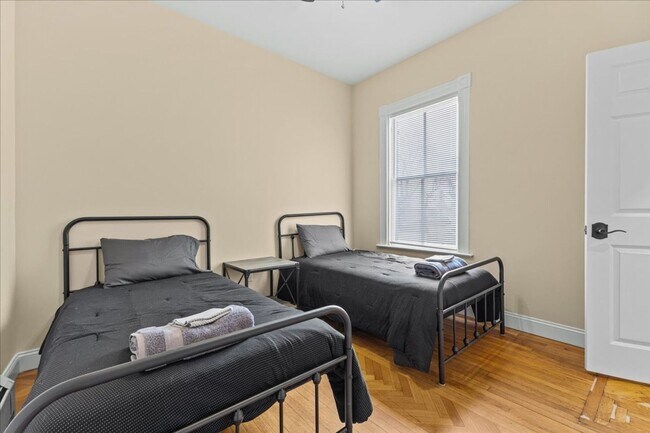 416 Pearl St unit 416 Pearl Street 3, Burlington, VT 05401 - photo 4