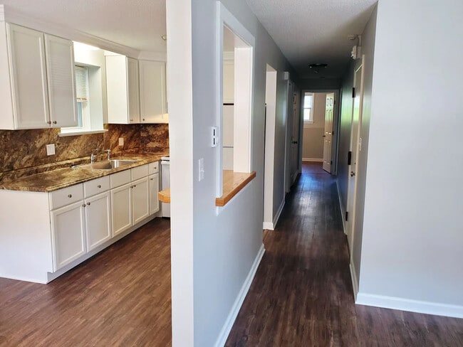 162 Sheffield Ln, Bristol, CT 06010 - photo 3