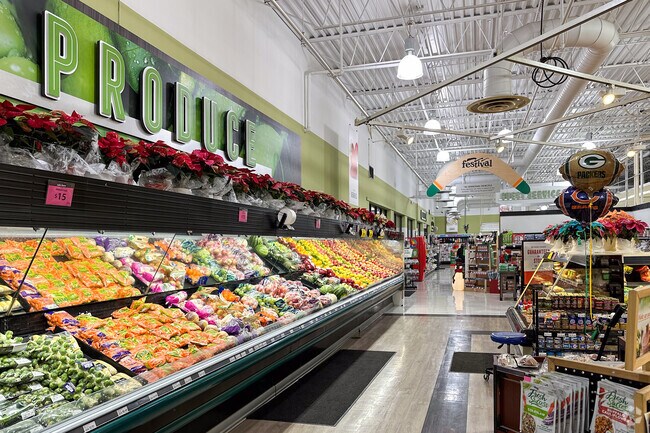 Express Market by Festival Foods in Paddock Lake has a great selection of produce.