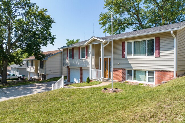 Split-level homes are common in Orchard Park, often priced between $180K and $195K.