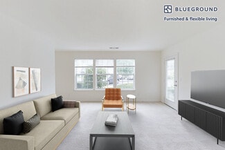 313 Avalon Cir Unit FL2-ID3453A, Smithtown, NY 11787