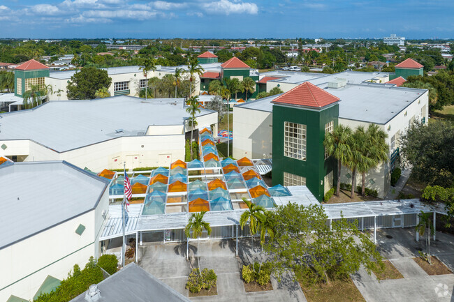 Lauderhill Paul Turner Elementary School in Lauderhill has 562 students in grades K-5th grade.