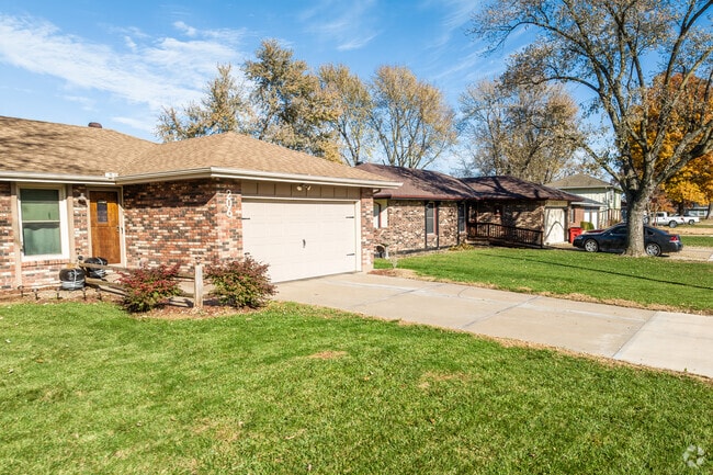 Well maintained subdivisions are in the heart of Buckner.