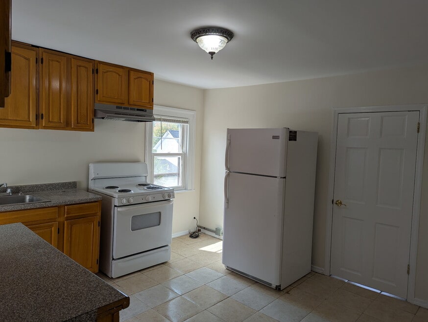 Eat-In Kitchen