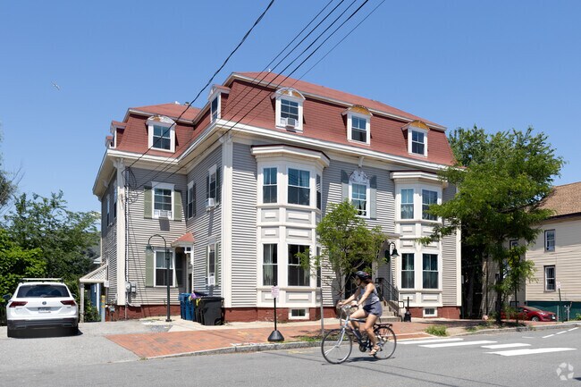 East Bayside features a mix of historic homes and modern apartments.