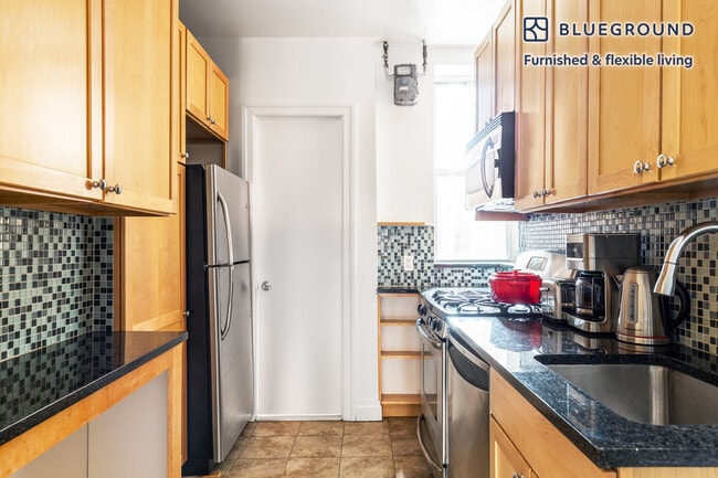 72 Charles St unit FL3-ID490, New York, NY 10014 - photo 5