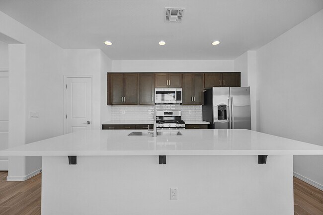 10014 W Piccadilly Rd, Avondale, AZ 85392 - photo 6