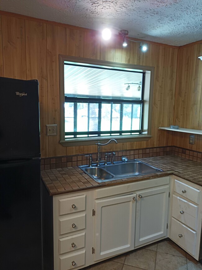 471 Logan Ave unit Cottage, Orange Park, FL 32065 - photo 6