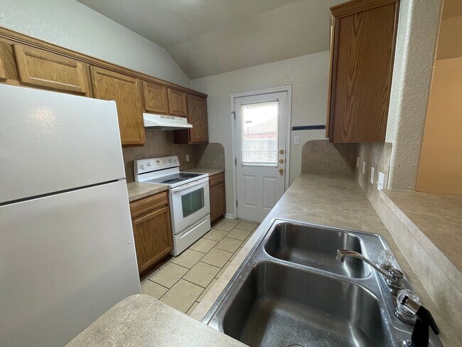 1906 Charleston Ct unit B, Killeen, TX 76542 - photo 7