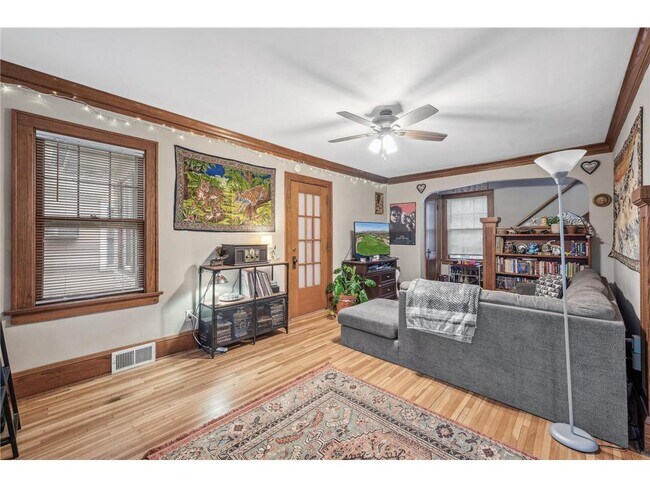 811 Snelling Ave N, Saint Paul, MN 55104 - photo 3
