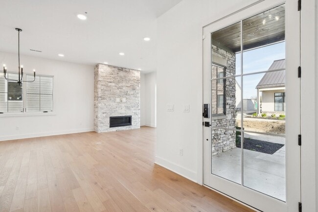 2808 Kobuk Dr, Columbus, OH 43228 - photo 7