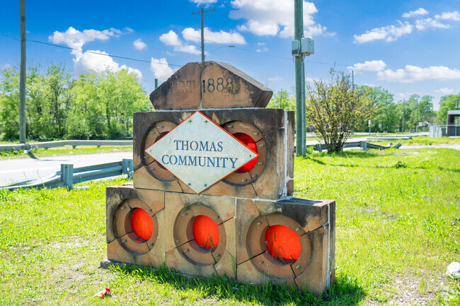 Find a place you will enjoy to stay in Thomas.