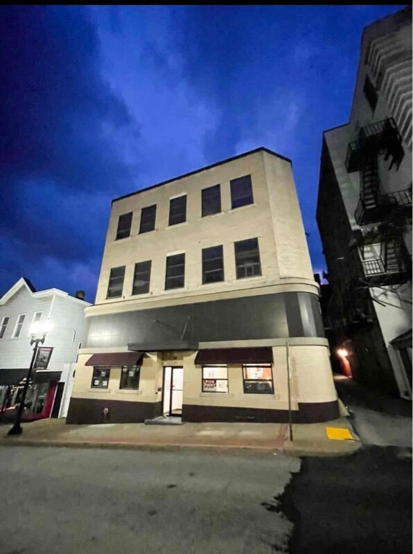 17 W 2nd St unit 101, Greensburg, PA 15601 - photo 1