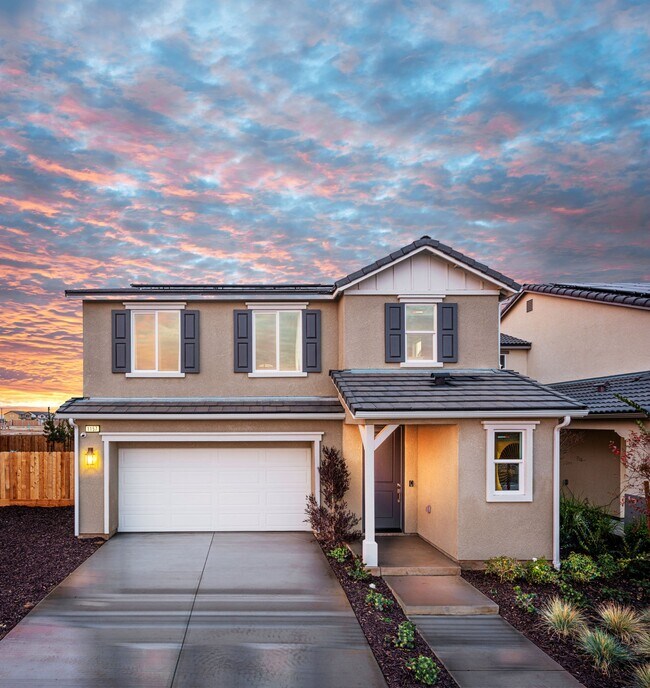 1152 Ponderosa W, Madera, CA 93636