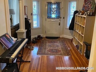 225 Walnut Ave Unit 1, Boston, MA 02119