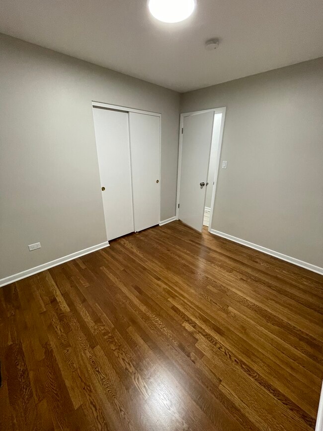 7202 W Crain St unit 2, Niles, IL 60714 - photo 3