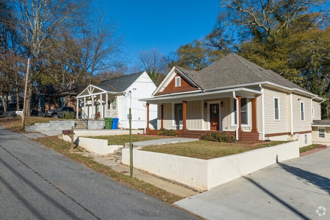 Modern style bungalows line the streets of Center Hill, many with wooded backyards.
