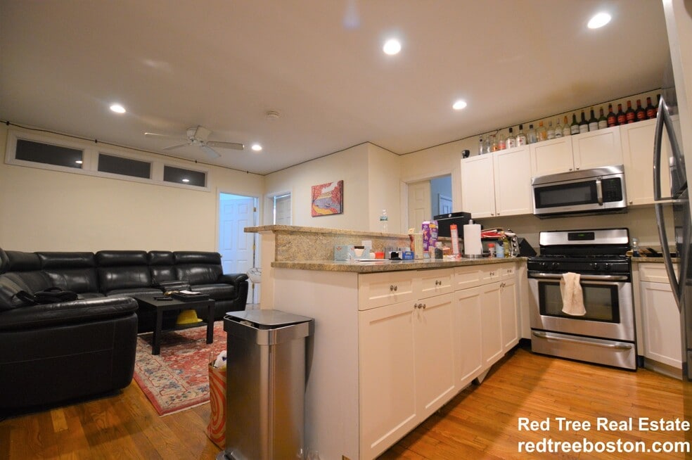318 Saint Paul St unit 3, Brookline, MA 02446 - photo 1