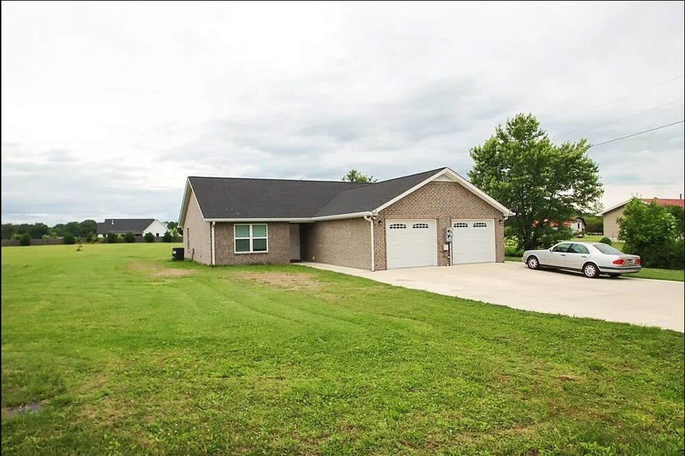 3811 McBroom Chapel Rd unit B, Cookeville, TN 38501 - photo 1