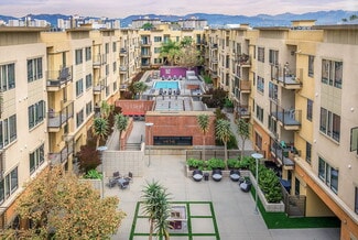 5600 Wilshire Blvd, Los Angeles, CA 90036