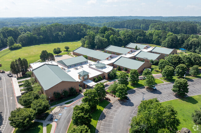 Shakerag Elementary School is home to over 900 students from the surrounding community.