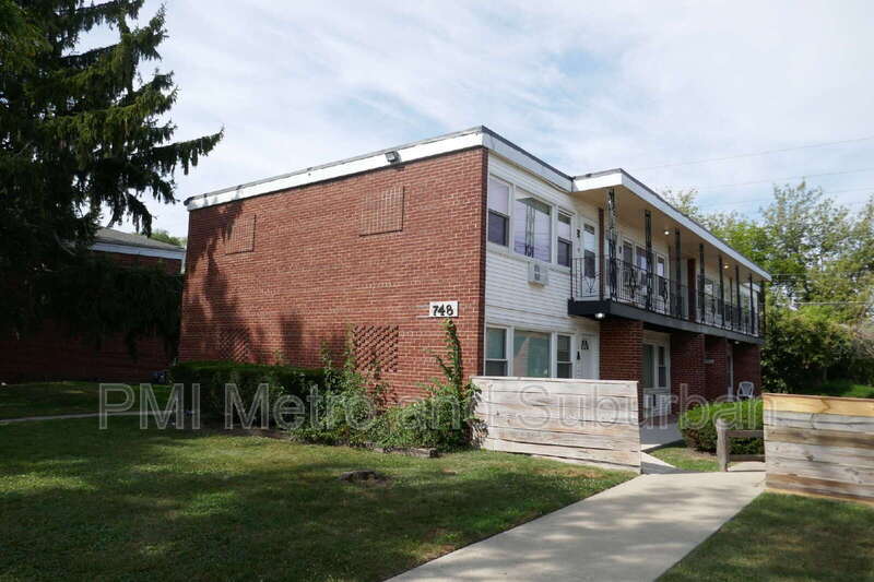 748 E 5th Ct, Des Plaines, IL 60016 - photo 1