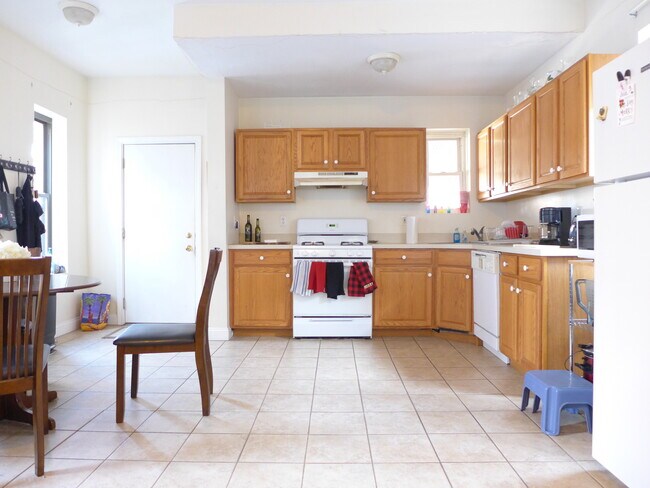 22 S Huntington Ave, Jamaica Plain, MA 02130 - photo 3