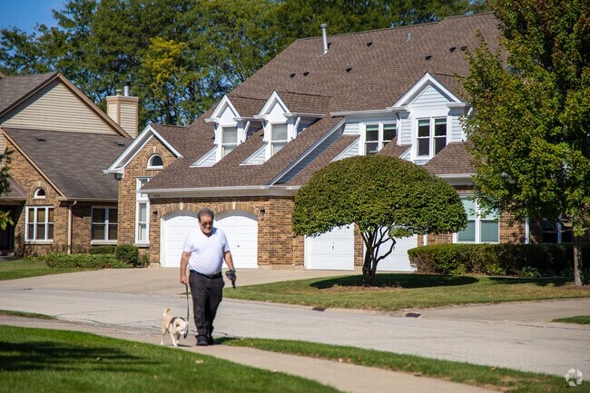 There are several townhouse and condo communities in the Woodlands of Fiore.