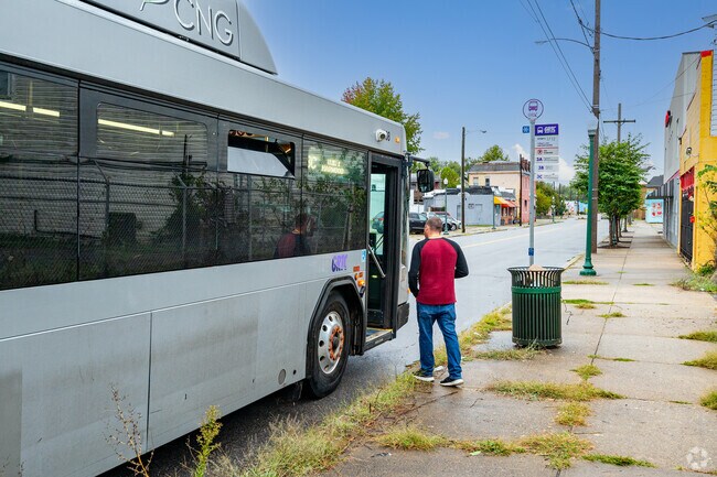Public transportation is easy to access in Highland Park.