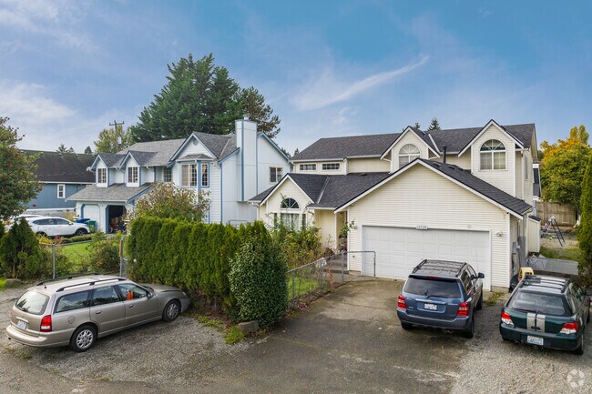 Foster Heights has a variety of housing options.