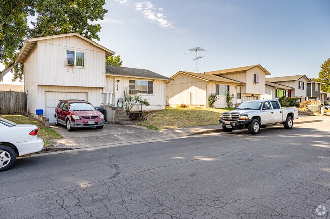 Split-level styled homes are a common design found in Albany, Oregon.