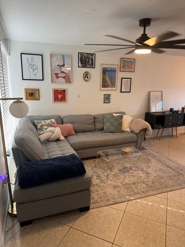 688 Forrest Dr unit 2, Miami Springs, FL 33166 - photo 3