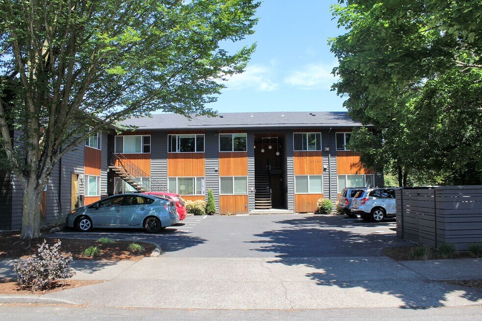 2725-2743-2743 Se Taylor St unit 2737, Portland, OR 97214 - photo 1