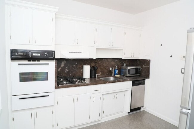 219 Antilla Ave unit ID1056507P, Coral Gables, FL 33134 - photo 3