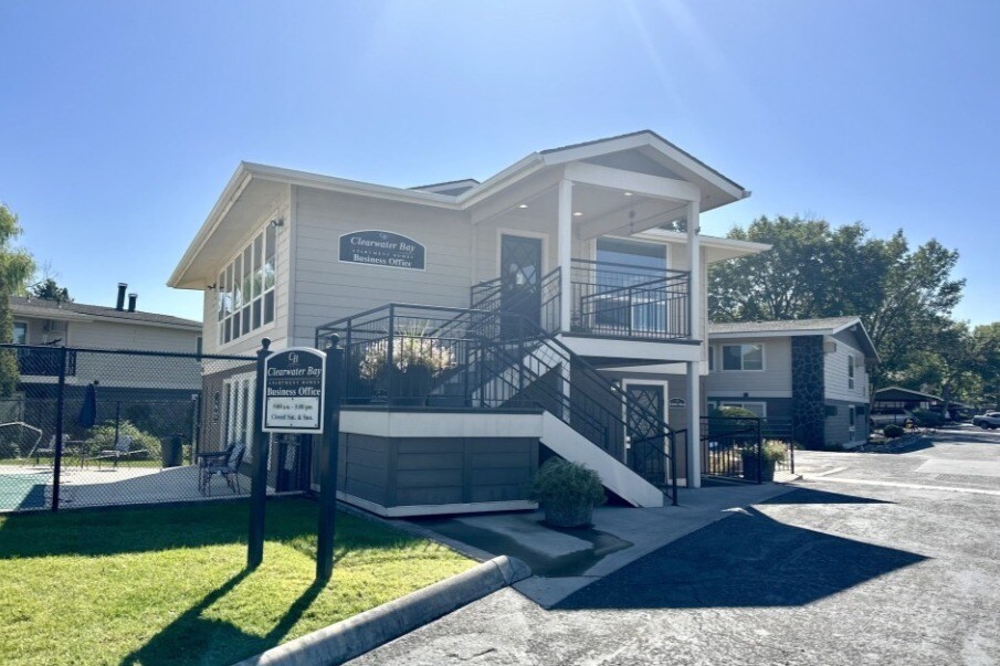 Clearwater Bay Apartments 5225 W Clearwater Ave, Kennewick, WA