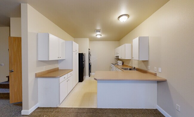 University Townhomes, Oshkosh, WI 54901 - photo 6