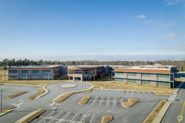 Front overview of Fairforest Middle School
