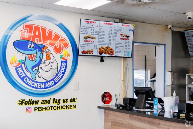 Flavor-packed delights await at Jaws Hot Chicken & Seafood in Roosevelt Estates.