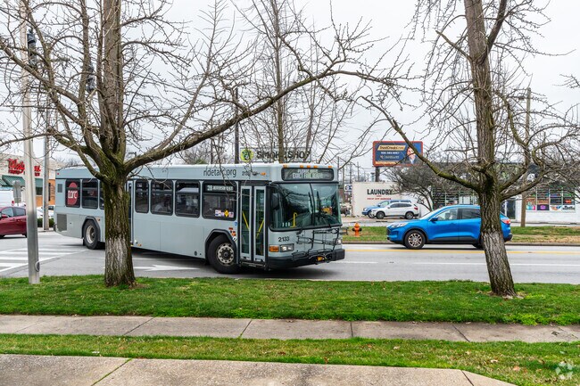City TARC buses are a common sight in Audubon, connecting the neighborhood with points beyond.