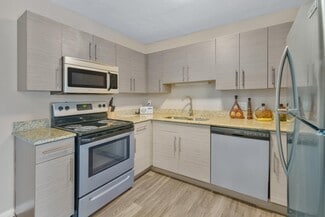 8288 Wooster Pike, Cincinnati, OH 45227