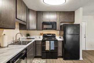 1002 Mayflower Dr, Wilmington, NC 28412